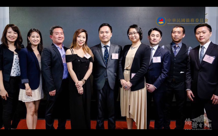 蔡璧徽(右4)與紐約臺灣青商會的夥伴們致力於推動臺裔青年交流互惠、連結資源、發展職涯及創造商機。