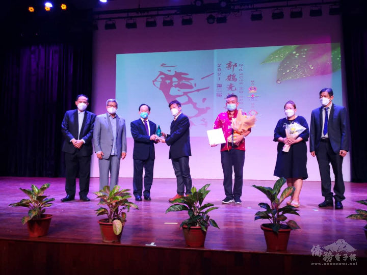 馬來西亞華仁中學林汶良老師榮獲卓業獎（照片由華仁中學提供）