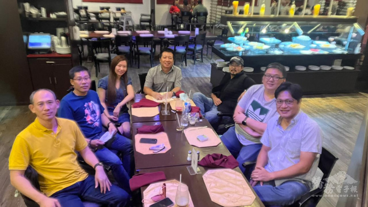 薩爾瓦多地區僑界急難救助協會由會長劉威志(中)號召成立