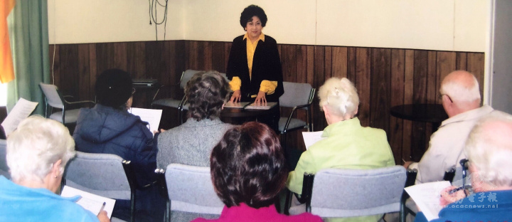 洪潤娟在東方研讀小組介紹臺北故宮博物院