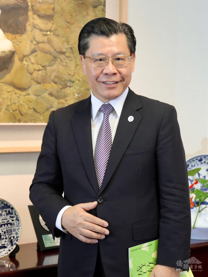 駐新加坡代表處大使梁國新接受僑委會僑務電子報專訪
