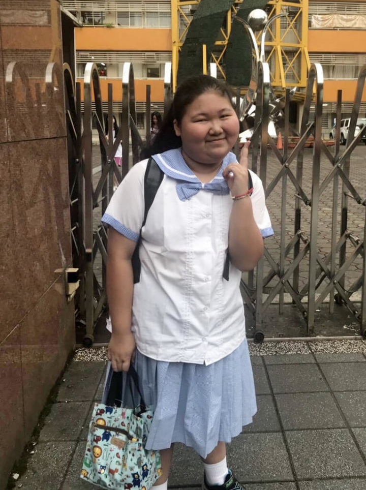 永平高中國中部9年級特教生陳沅均是聽覺、視覺等多重障礙特教生，但她堅持不放棄，21日參加111年國中教育會考，展現勇於探索的精神。（永平高中提供）