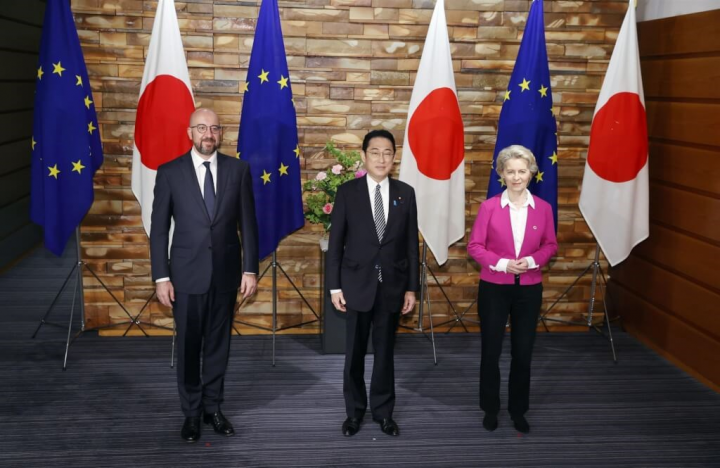 From left to right: European Council President Charles Michel, Japanese Prime Minister Fumio Kishida and European Commission President Ursula von der Leyen. Photo: Kyodo News