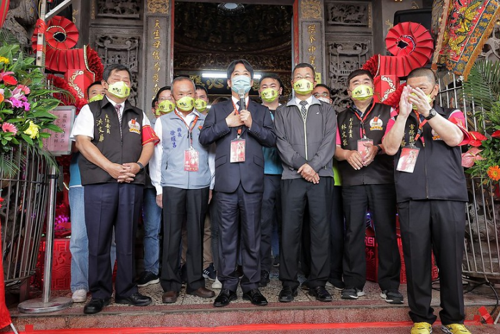 副總統參拜「白沙屯拱天宮」，並致詞