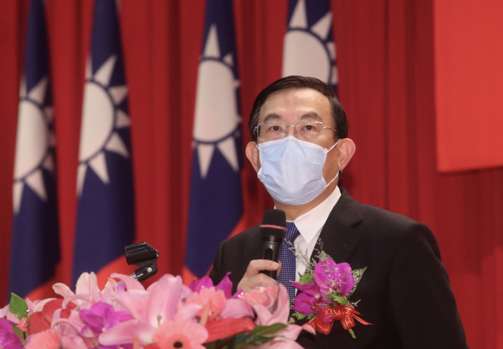 最高檢察署卸、新任檢察總長交接典禮9日在法務部舉行，新任檢察總長邢泰釗致詞表示，未來將推動4大方向，包含「有溫度的司法」、「堅持司法獨立性」、「保持客觀義務」、「精進專業智能」，才能贏得司法信賴。