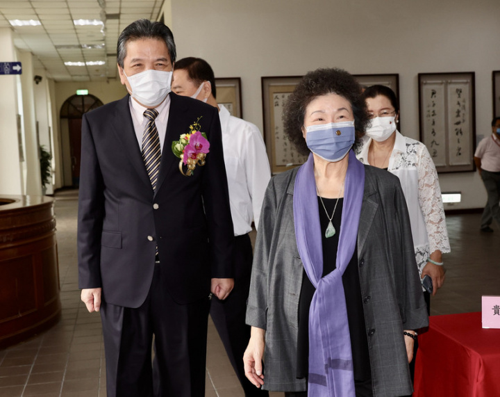 監察院30日上午舉行第6屆副院長李鴻鈞就職歡迎會，監察院長陳菊（前右）、李鴻鈞（前左）出席。