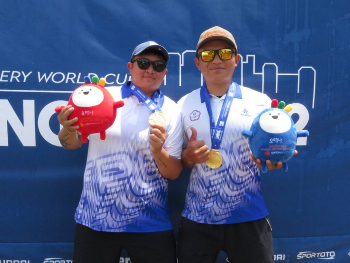Taiwanese archers Huang I-jou (left) and Chen Chieh-lun. Photo courtesy of the Chinese Taipei Archery Association