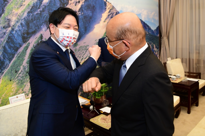 行政院長蘇貞昌接見日本自民黨青年局長小倉將信眾議員一行