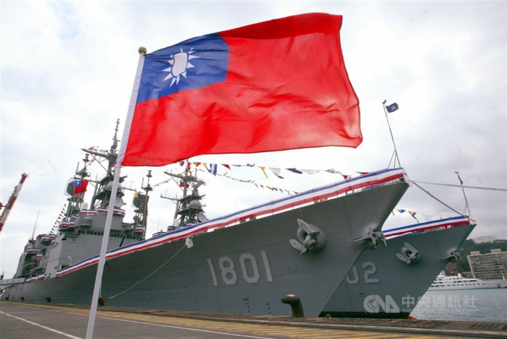 Two Kidd-class destroyers at Taiwan's Su'ao naval base in Yilan County.