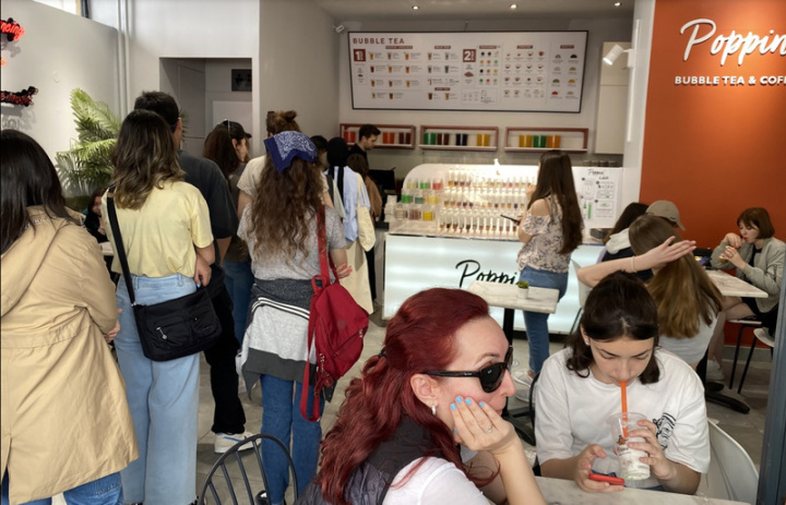 Poppin' Bubble Tea & Coffee號稱伊斯坦堡第一家珍奶店，除了依顧客喜好調整口味外，也推出超過5000種組合的飲料。