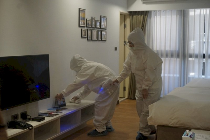 勞動部表示，電子居家隔離單及健保快易通APP的PCR檢測結果，均可作為請假證明。(圖：中央社)