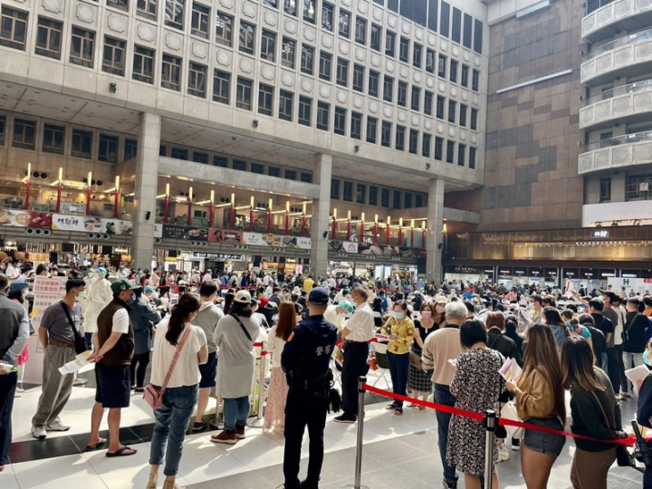 Taipei, New Taipei limit walk-in COVID-19 PCR tests