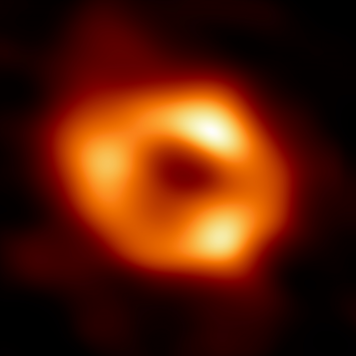 首張銀河系中心黑洞照片（圖片來源：EHT Collaboration）