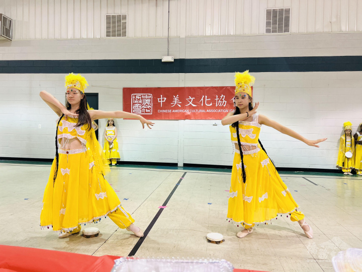 梅山中文學校民俗舞蹈-新疆舞