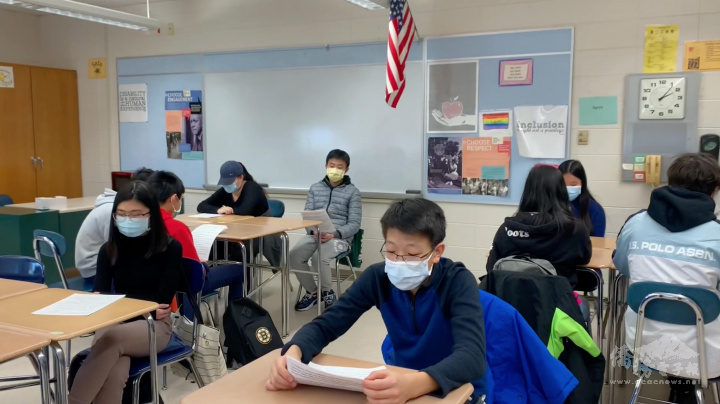 勒星頓中文學校八年級同學朗誦由韓菲老師撰寫的故事文稿