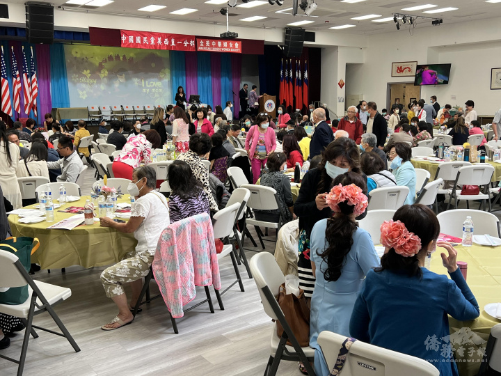 慶祝中華民國僑務委員會成立九十週年慶暨愛心媽媽表揚會場