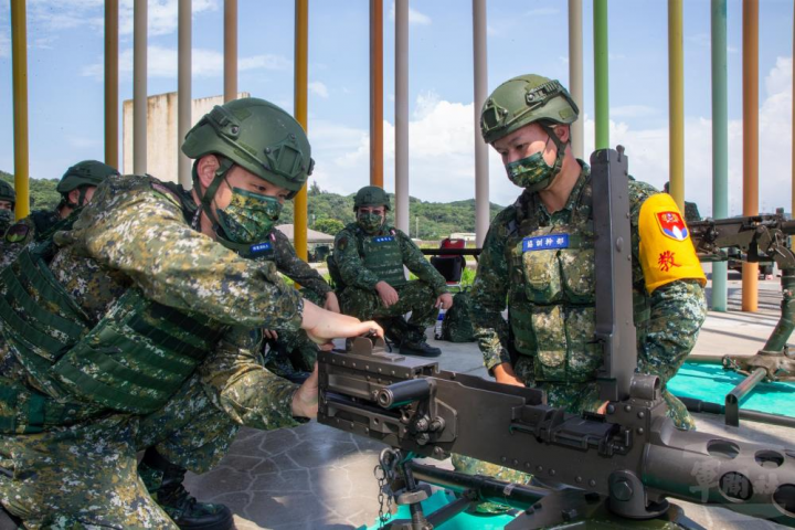 召員實施50機槍機械訓練