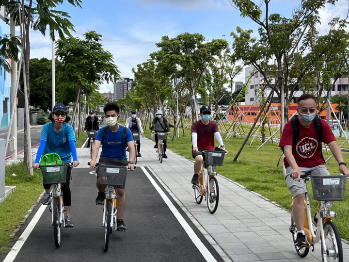 高雄市政府爭取交通部將高雄納入新環島自行車路網，交通局長張淑娟18日表示，交通部上週已邀集開會研商，針對市府規劃路網表示支持，並建議以專用道為主，避免使用車道。（高雄市政府提供）