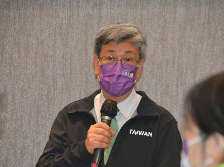 針對目前台灣疫情狀況，前副總統陳建仁認為7、8月疫情就可以受到控制。