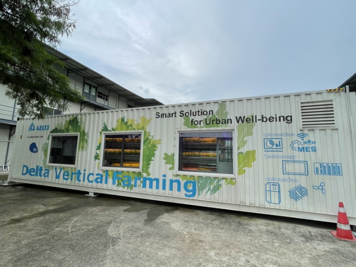 台達是首批進駐新加坡榜鵝數位園區的國際企業之一，目前於園區內展示貨櫃型植物農場。圖攝於6月7日。