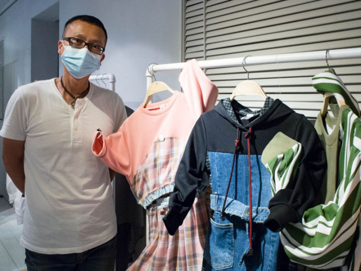 設計師王彥熙分享自己如何重新打造女兒與妻子的「舊衣變新衣」，像是太太不穿的襯衫或是T恤，經過重新組合之後會變成女兒的休閒衣褲。