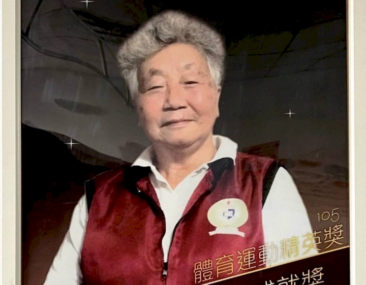 「三鐵皇后」吳錦雲逝世，享年84歲。(體育署提供)