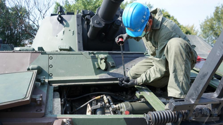 高保廠協力各受支援單位維持裝備妥善。（高保廠提供）