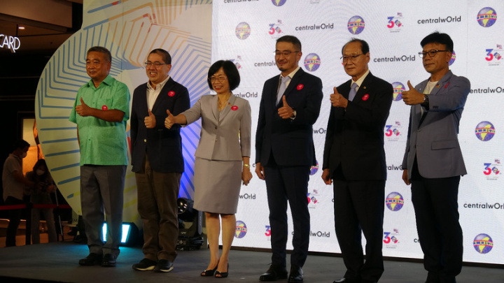 泰國台灣商會聯合總會為了慶祝成立30週年，首度主辦台灣商品展，6月1日到5日在曼谷市中心的百貨公司登場，2日舉辦開幕典禮。