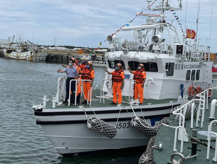澎湖海巡隊表示，海巡署今年籌建海巡艦艇計畫，配置一艘35噸巡防艇給澎湖，編號3503號新巡防艇9日自高雄駛返澎湖，在完成訓練鑑測後，投入澎湖海上巡緝與防疫救護等工作。（澎湖海巡隊提供）