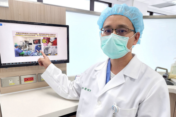  奇美醫學中心牙醫部牙髓病科主治醫師陳昭安（圖）表示，民眾若誤以為根尖囊腫病灶是火氣大造成的紅、腫、痛，很可能耽誤黃金治療時間。（奇美醫院提供）