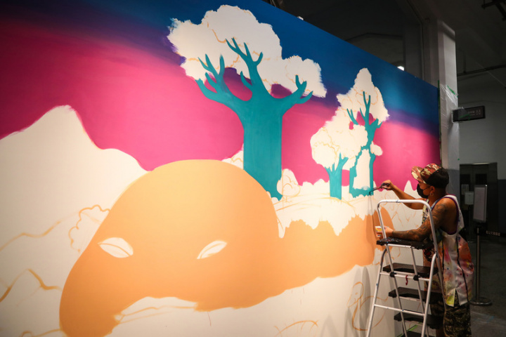 台北松山文創園區自24日起連續12週的五、六、日舉辦一系列夏日主題活動，其中包含24到26日連續3天首次開放製菸工廠公共空間，邀請7名台灣塗鴉藝術家快閃創作。