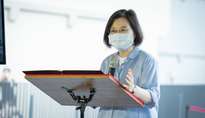  總統視察「新竹市公道三路新闢道路工程」，並致詞