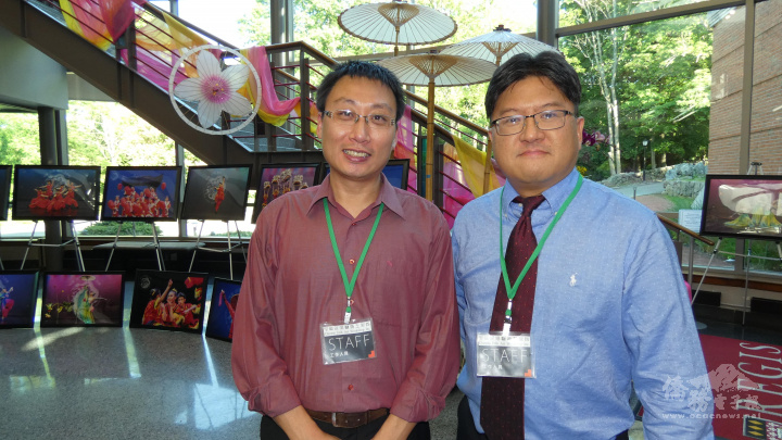 鄭永志 (左)、石明軒 (右)的小孩都才加入工作坊約一年半，是服務團隊的生力軍