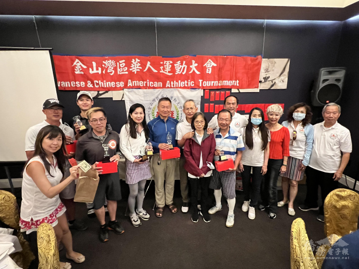 團體組優勝隊伍合影