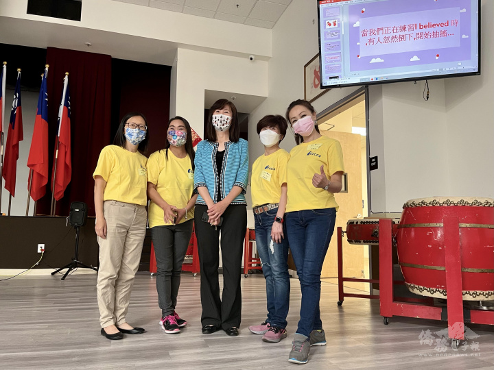 Director Chuang with FASCA administrators