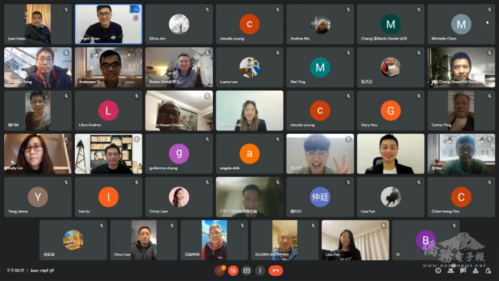 所有與會僑胞與講師張承亞合影留念