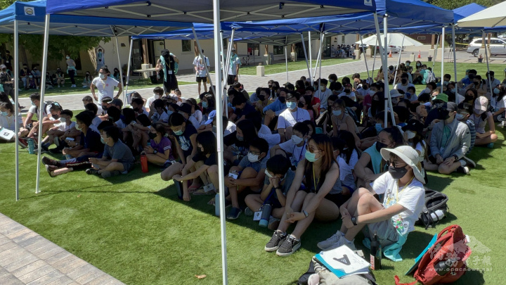 夏令營學員歡迎金山灣區海外青年文化志工到訪交流