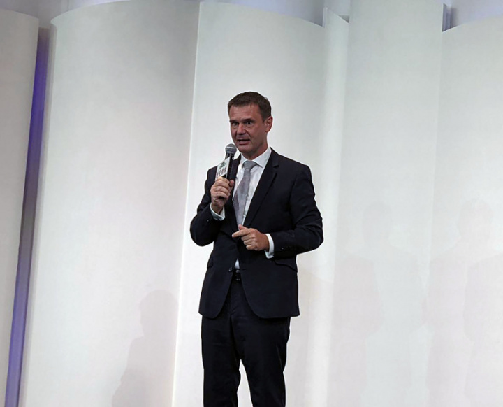 捷克經濟文化辦事處代表朗樂（Patrick Rumlar）將離任回國，29日在高雄萬豪酒店參加感恩晚宴，他說，覺得台灣的合照和敬酒文化非常特別，回到捷克之後一定會一直記得。