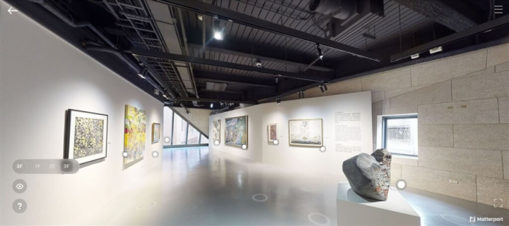 台灣師範大學慶祝100週年校慶，邀請校友合開美術展，包括多名國家文藝獎得主，因應COVID-19疫情，近期加開3D線上虛擬實境展覽。（台師大提供）
