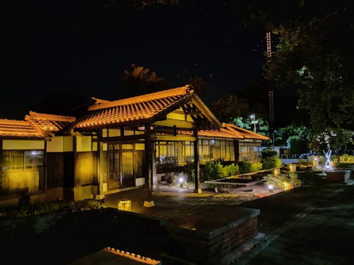 雲林縣虎尾鎮鎮公所力拚觀光，110年起投入打造當地3大特色夜景，其中「涌翠閣」建於日治時期，當時為接待官方、軍方賓客的高級招待所。 （虎尾鎮公所提供）