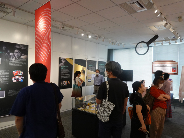 為紀念推理小說家松本清張辭世30週年，文化部駐日台灣文化中心、國立台灣文學館與日本松本清張紀念館合辦「遺留下的指紋-松本清張與台灣推理小說特展」，29日起在東京、北九州及台南同時開展。