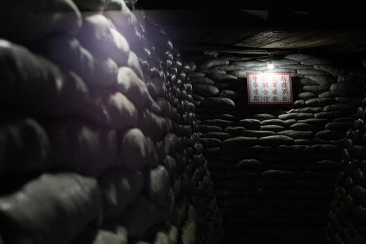 為期14天新制教召官兵也首次投入漢光，並在受徵用民間廠商重機具協助下，於新北八里臨港大道一帶挖掘近百公尺長的壕溝及地堡。