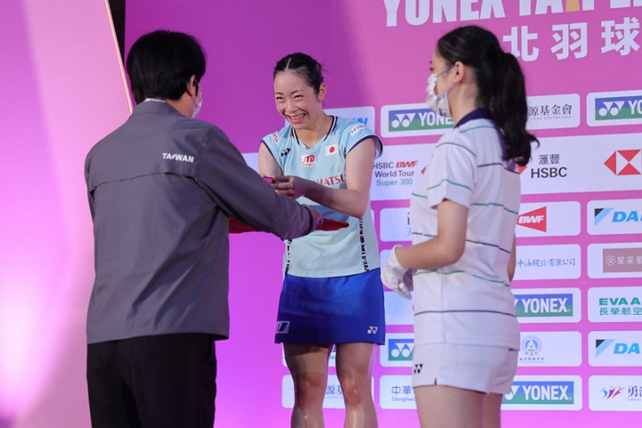 副總統親自為日本選手川上紗惠奈頒發獎牌，肯定她們的精彩表現