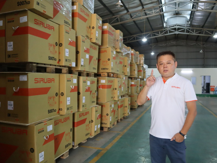 全球高通膨與成衣業庫存壓力，業界預料越南2022年下半年成衣出口力道將減弱。工業用縫紉機業者高林股份有限公司越南分公司經理周憲裕表示，公司上半年業績成長15%，盼全年保有10%至15%的成長。