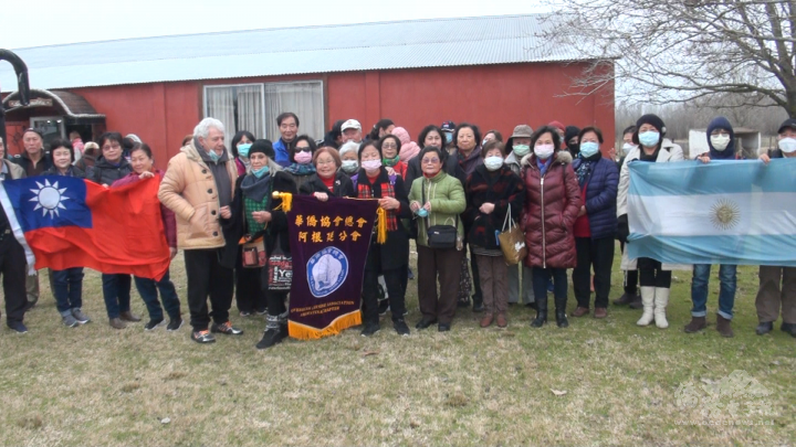 臺灣僑民與阿根廷友人合照