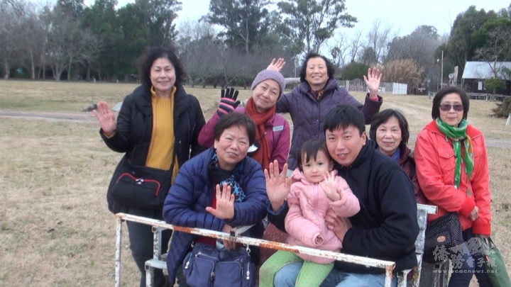 老中青三代參加踏青一日遊