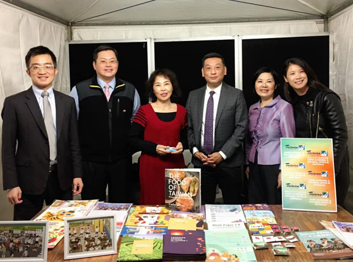 陶令文參觀教育展情形