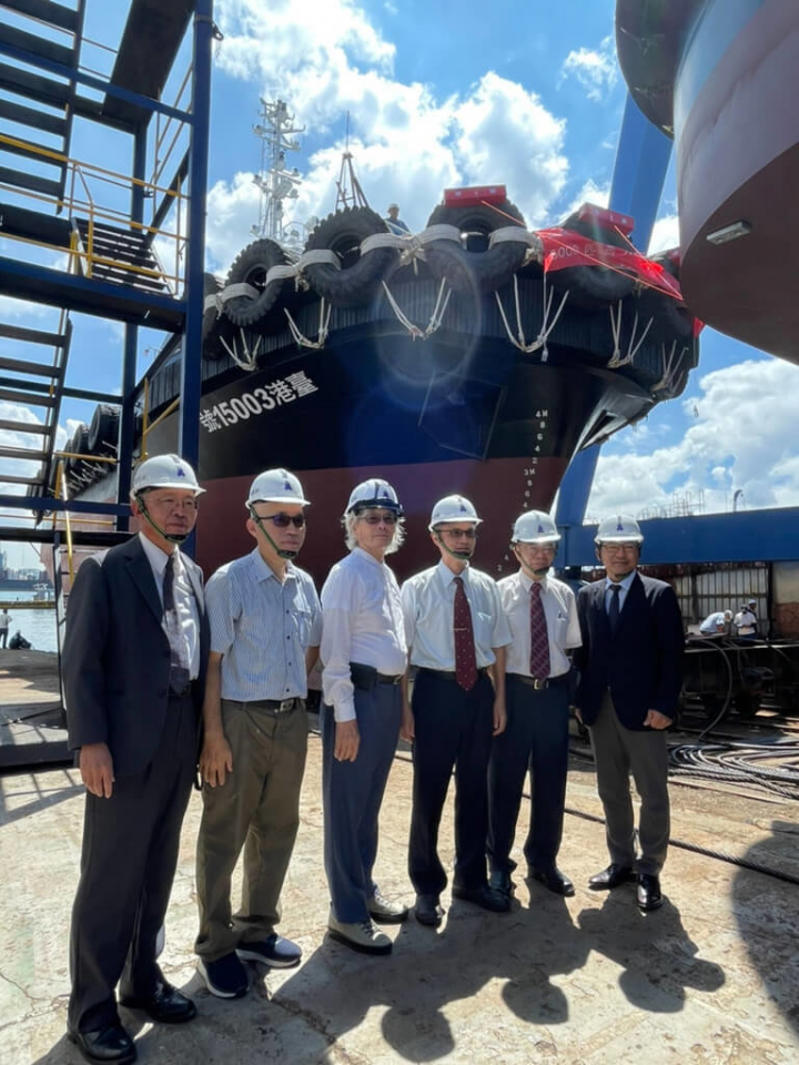 台灣港務港勤股份有限公司2艘新建拖船下水典禮17日舉行，預計111年底投入營運。（港勤公司提供）