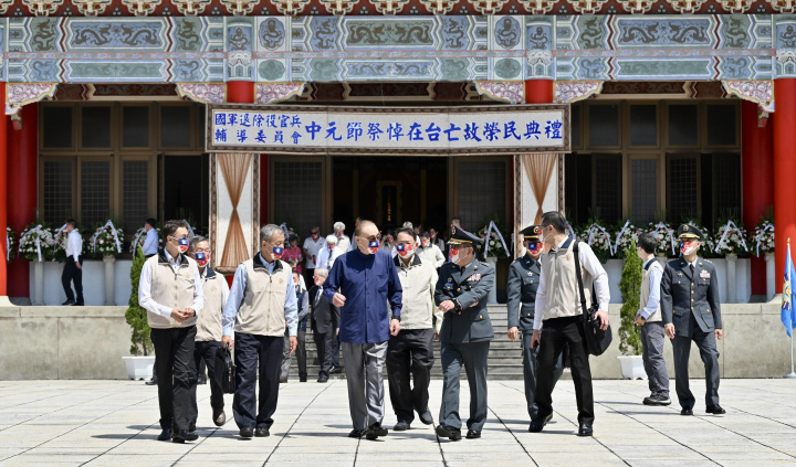 輔導會祭悼歷年亡故榮民，中元節分區舉辦典禮。