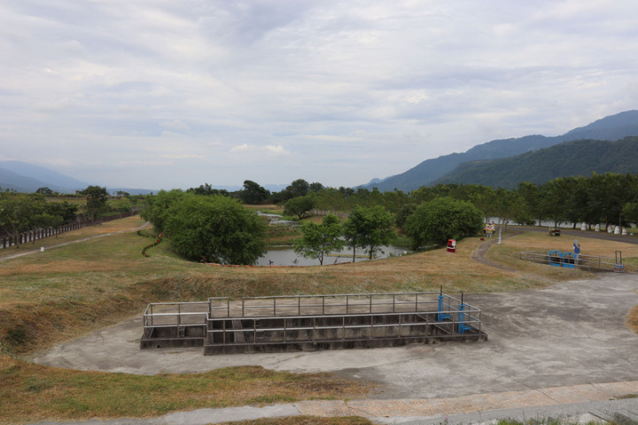 「玉水圳人工溼地」位於花蓮縣玉里鎮省道台9線東側，腹地面積約3.88公頃，原為水利署第九河川局規劃滯洪區，花蓮縣環保局為降低秀姑巒溪流域水體的污染負荷，2007年在此區建造自然淨化溼地，以生態工法自然淨化方式處理玉里社區生活污水及農田灌溉水。